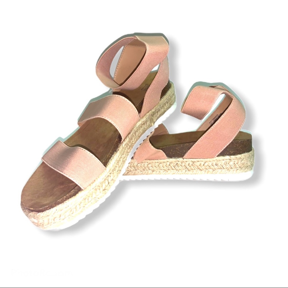 **SOLD** 
Sz 9 NWT Blush Tan Canvas Espadrille Sandals